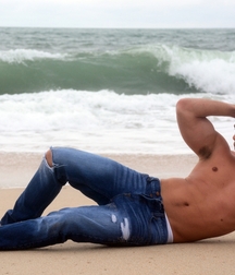 A la plage cet été boys porn 5f2189d10d2f6.jpg