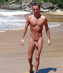 A la plage cet été boys porn 5f218b56a64fb.jpg