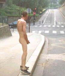 Gay tube - dans des lieux Public 5f26beec55dc9.jpg