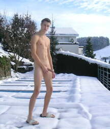 Gay tube - dans des lieux Public 5f26bf3704e08.jpg