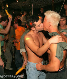 Gay Tube - Des mecs mignons 5f32cd3e68c2d.jpg