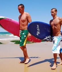 Bad Boys Porn Beach-Zac a poursuivi Mitch  5f36541715632.jpg