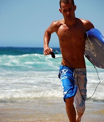 Bad Boys Porn Beach-Zac a poursuivi Mitch  5f36542f2ec4a.jpg