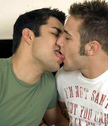 Twinks Porn Baisers Passionnés et Langoureux 5f3fa3c91697c.jpg