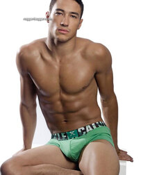 Célébrité Gay Tube Mix 5f4392bea59b7.jpg