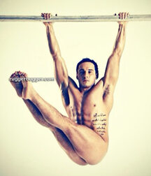 Célébrité Gay Tube Mix 5f4392f9c407f.jpg