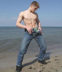 Cody se masturbe a la plage boys porn 5f4f5cd705e04.jpg