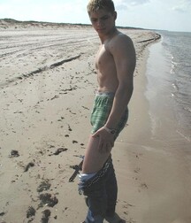 Cody se masturbe a la plage boys porn 5f4f5cde3e0e3.jpg