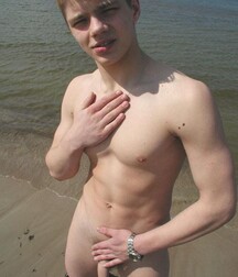 Cody se masturbe a la plage boys porn 5f4f5d003db3d.jpg
