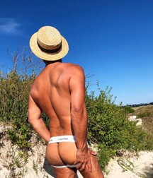 Bogosse et Minets boys porn a la plage 5f4f5fa9809bb.jpg