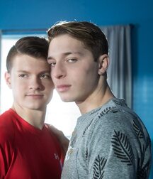 Deux des jeunes stars les plus chaudes boys porn 5f64a2c45e81d.jpg