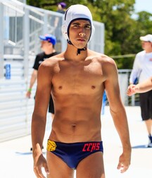 jeunes mecs a la piscine 5f79b6183e561.jpg