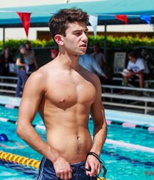 jeunes mecs a la piscine 5f79b640e07e8.jpg