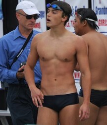 jeunes mecs a la piscine 5f79b648314da.jpg