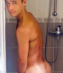 Jolis petits culs de minets gay tube 5f7d86a7dc9f6.jpg