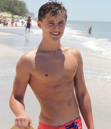 Gay Tube Les minets de la plage 5f7d88081dfb8.jpg