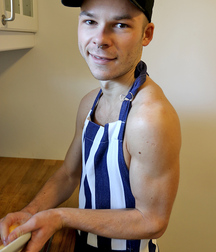 Kevin Babik montrant sa bite de minet XL twinks gay porn 5f9007681868d.jpg