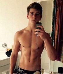 De jeunes mannequins gay tube 5f91e9c6b8181.jpg