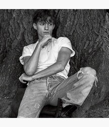 Tom Holland le bogoss de Spiderman Gay Tube 5f99d0f1d8b7e.jpg