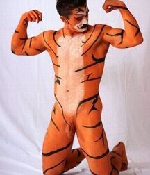 Hommes peints gay tube 5fb190cfe1f34.jpg