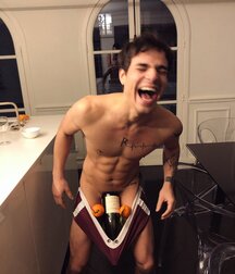 Photos de Twitter Gay Tube 5fbba225d89e8.jpg