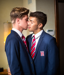 Des mecs mignons embrassant des mecs mignons 6001f688dc560.jpg