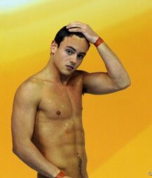 Tom Daley Le bogosse gay de la natation gay tube 601af0edcd15c.jpg