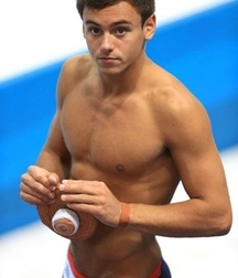 Tom Daley Le bogosse gay de la natation gay tube