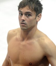 Tom Daley Le bogosse gay de la natation gay tube 601af0fb88782.jpg
