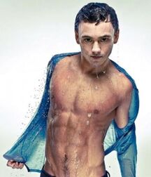 Tom Daley Le bogosse gay de la natation gay tube 601af139e151e.jpg