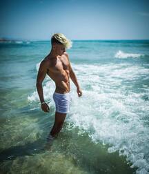 Adam Jakubowski top gay tube picks 605269c03bef3.jpg