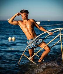 Adam Jakubowski top gay tube picks 605269c42ef55.jpg