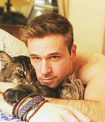Mecs sexy et leurs chat gayboystube 606e3303ce0c1.jpg