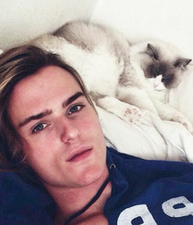 Mecs sexy et leurs chat gayboystube 606e3328a1fa1.jpg