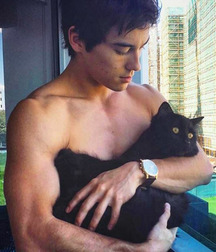 Mecs sexy et leurs chat gayboystube 606e334533fe0.jpg