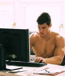 Kris EVANS GAY TUBE 607485b3b94a9.jpg