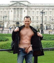 Gay Tube Au Paradis de la Bite Take It Off 60a4e2c77980e.jpg