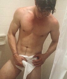 Shawn Mendes et Taft Gay Tube 60af7f3542f43.jpg
