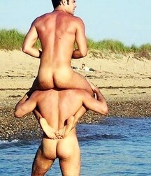 Beaux Mecs Virils Gay Tube 60ba4037a47b8.jpg