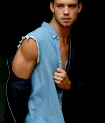 Mannequin et Acteur Twink Tube 60ef11a37a228.jpg