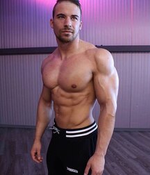 Mannequin et Acteur Twink Tube 60ef11d323646.jpg