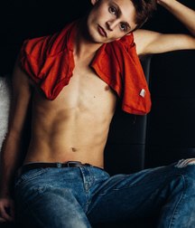 Garret Kinsley Gay Porn 614f9dc399348.jpg