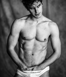 Antoni Porowski Twink Tube 615b323073a8c.png