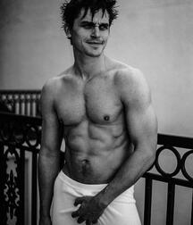 Antoni Porowski Twink Tube 615b323a2fbaa.jpg