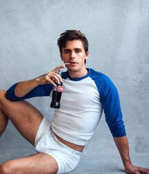 Antoni Porowski Twink Tube 615b32554d0f3.jpg