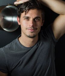 Antoni Porowski Twink Tube 615b3286cfb98.jpg