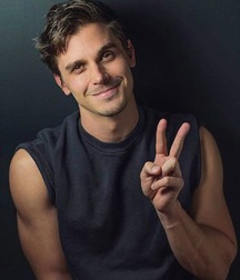 Antoni Porowski Twink Tube 615b32896ff5d.jpg