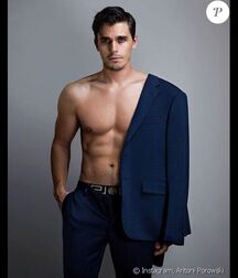 Antoni Porowski Twink Tube 615b328da8732.jpg
