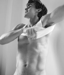 Antoni Porowski Twink Tube 615b32bc34316.jpg