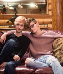 Aaron Roberts et Spencer Locke Gay Porn 615f76142ac9f.jpg
